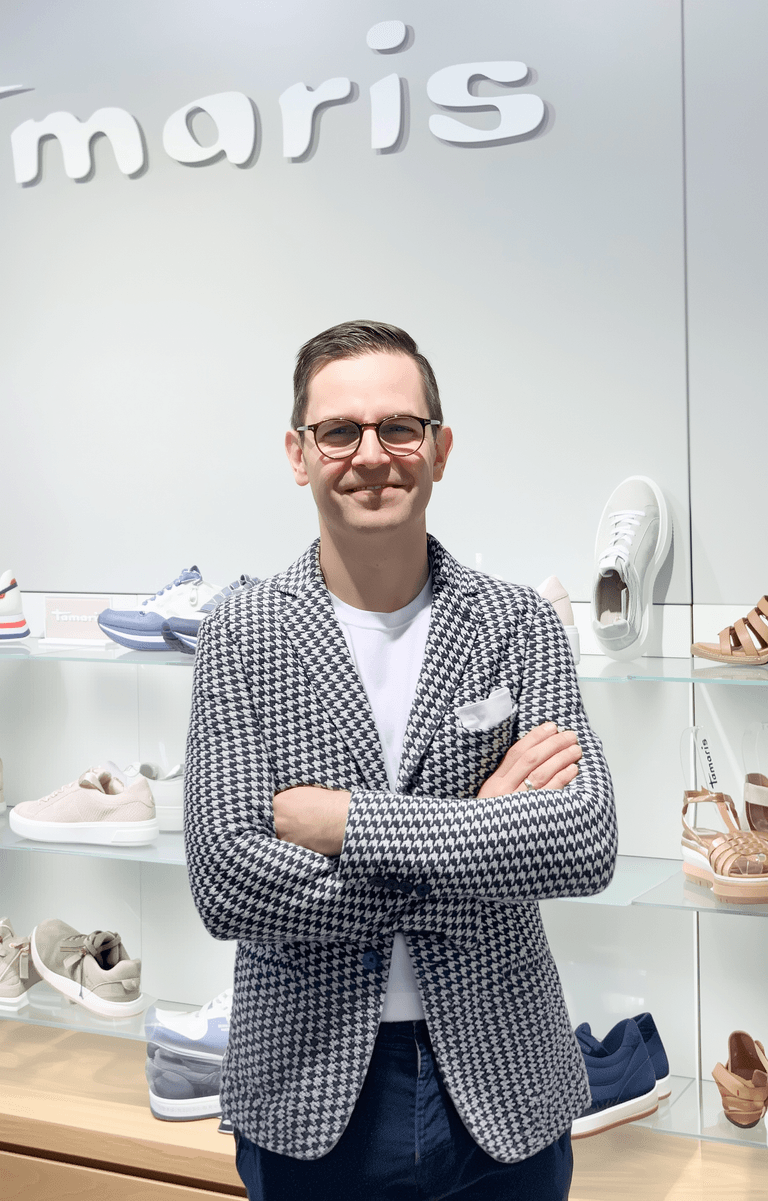 High-Performance B2B Sales Agent App